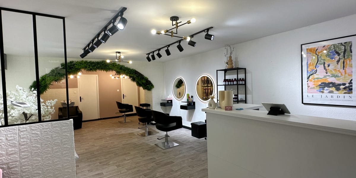 Nicki hand touch - Coiffure Nîmes - Photo de couverture - OneBooking