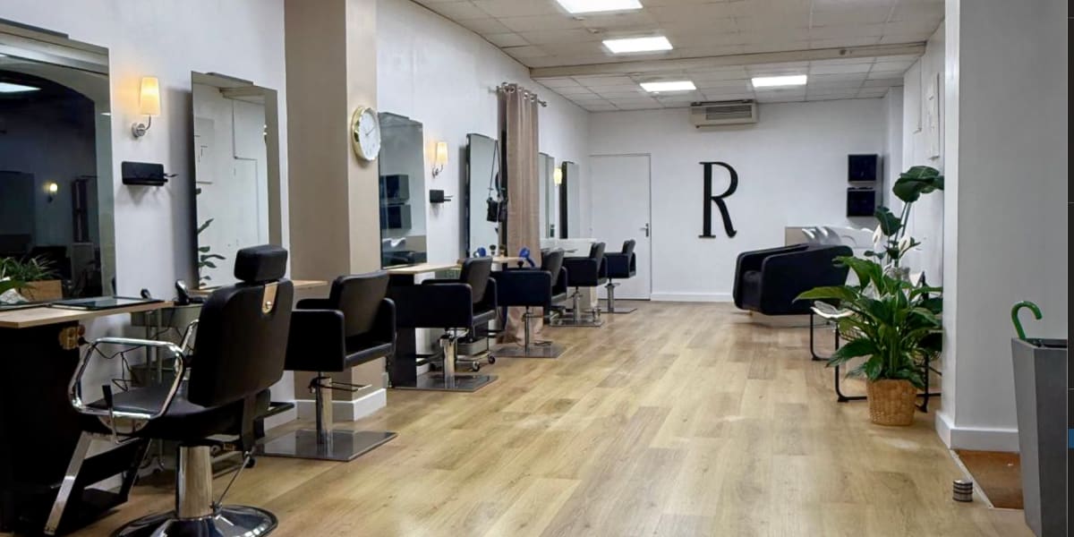 R by Marine - Coiffure Tarascon - Photo de couverture - OneBooking