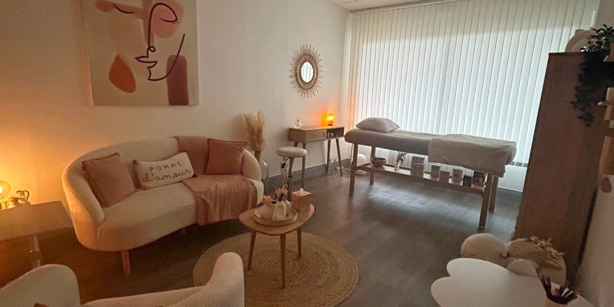 Peggy - Essence & Equilibre - Institut de beauté Dijon - Photo de couverture - OneBooking