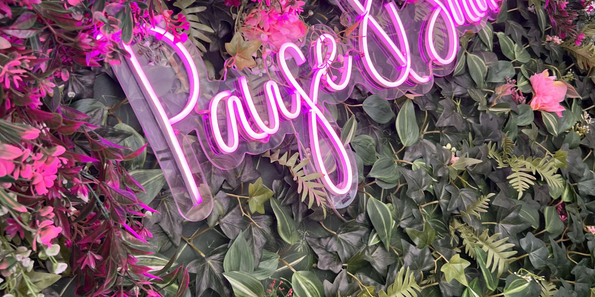 Pause & Shine - Sourcils & cils Grasse - Photo de couverture - OneBooking