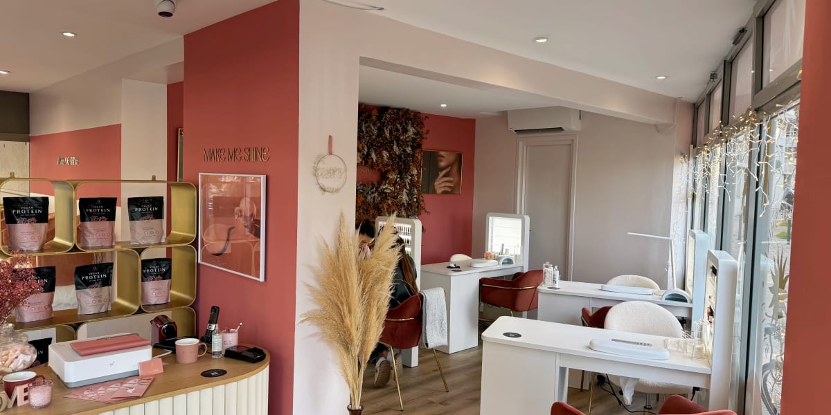 Make me shine - Onglerie Montpellier - Photo de couverture - OneBooking