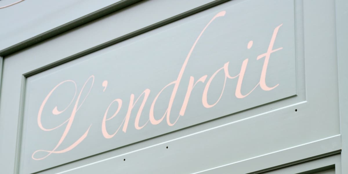 Salon endroit - Coiffure Alençon - Photo de couverture - OneBooking