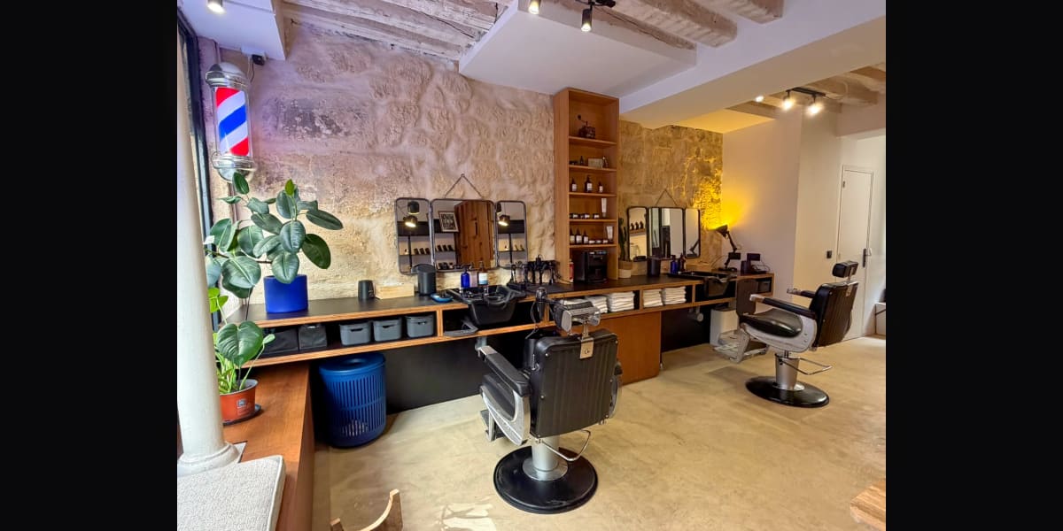 Jayke Chez Handsome - Barbier Paris - Photo de couverture - OneBooking