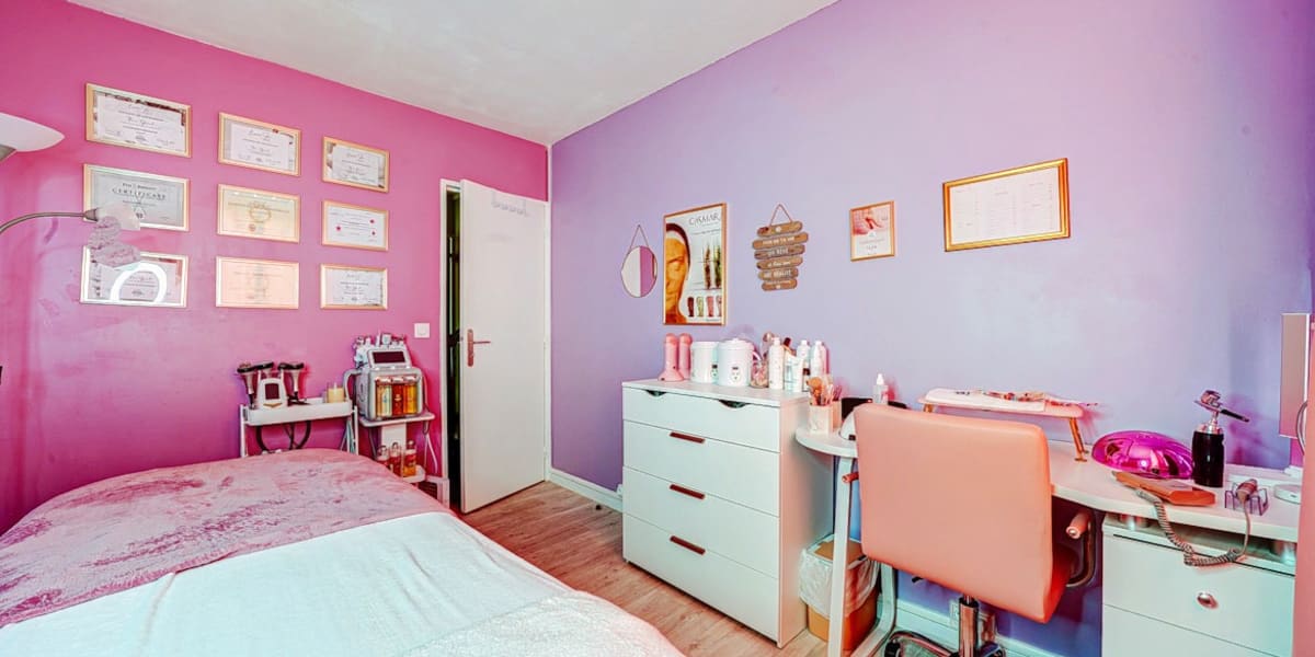 Nina Beauté - Sourcils & cils Livry-Gargan - Photo de couverture - OneBooking