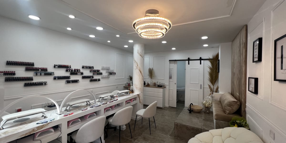 Ongles Linail’s - Onglerie Vitrolles - Photo de couverture - OneBooking