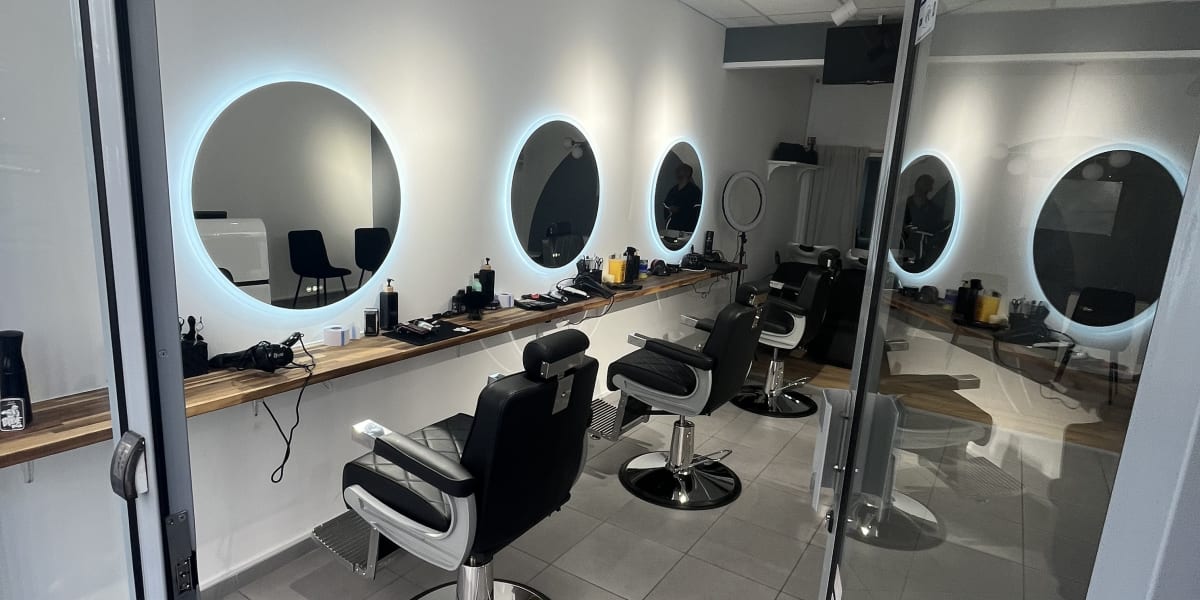 Artisan barbier du 6ème - Barbier Lyon - Photo de couverture - OneBooking