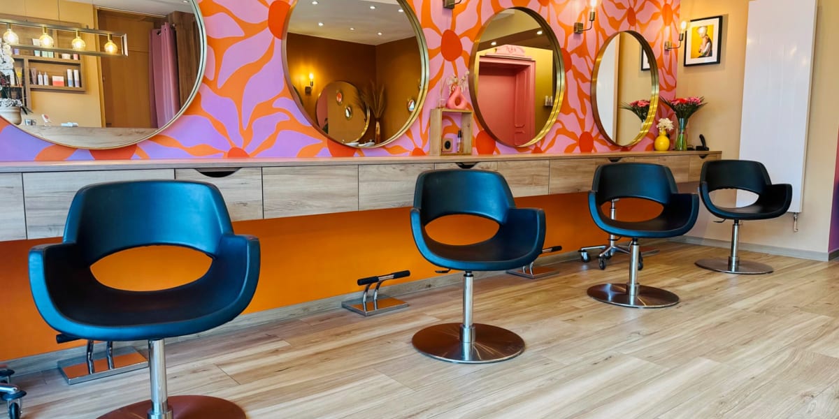 M créations (Chris coiffure) - Coiffure Valenciennes - Photo de couverture - OneBooking
