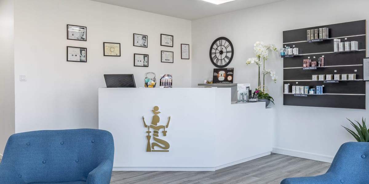 Bonheur aux Dames - Onglerie Châteauroux - Photo de couverture - OneBooking