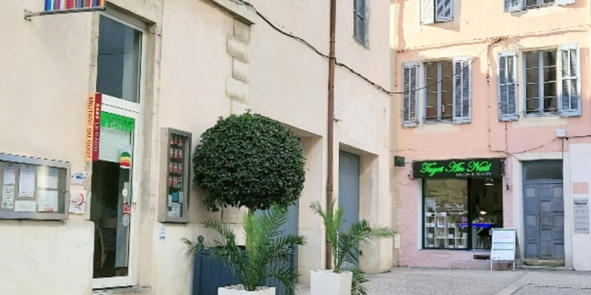 Tuyet An Nail - Coiffure Nîmes - Photo de couverture - OneBooking