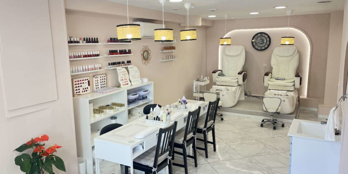 ZOUZOU Nail - Sourcils & cils Cagnes-sur-Mer - Photo de couverture - OneBooking
