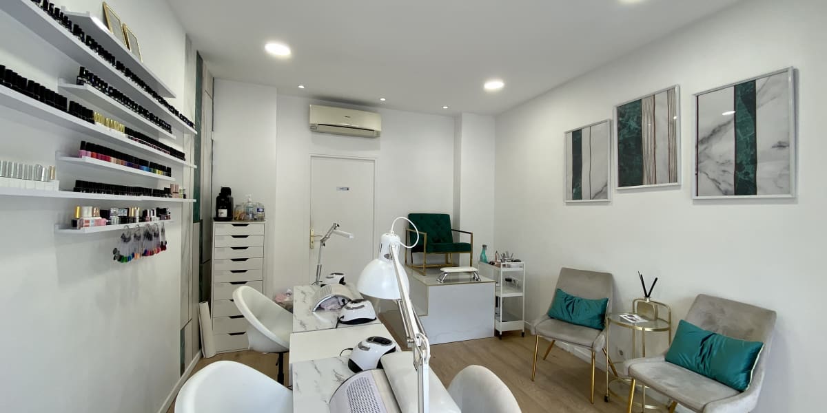 Bella Donna - Onglerie Cannes - Photo de couverture - OneBooking