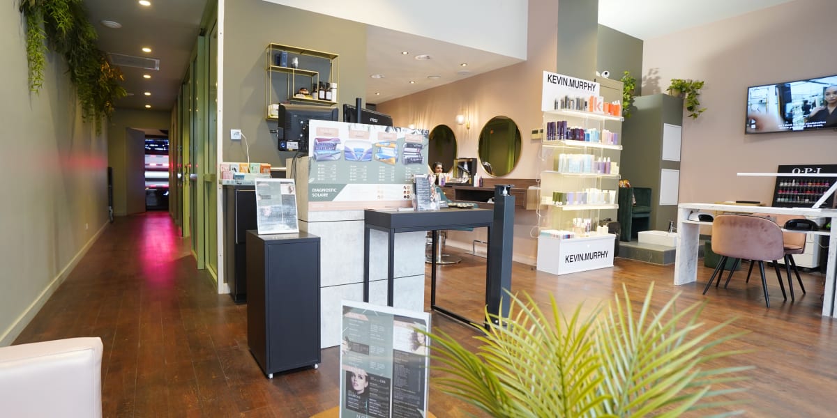 Nomad Beauty Bronzage Extensions & Ongle - Coiffure Lyon - Photo de couverture - OneBooking