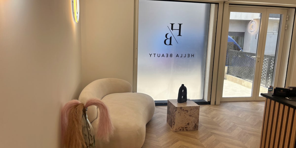 Hella Beauty - Coiffure Nîmes - Photo de couverture - OneBooking