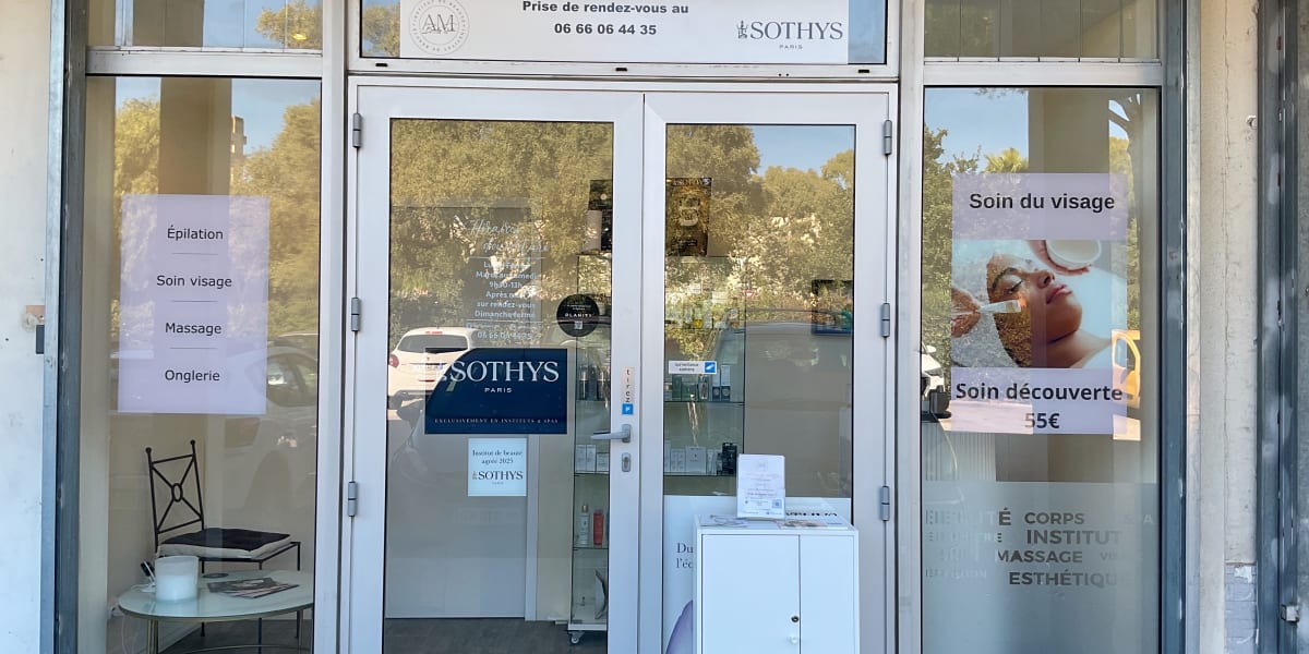 AM Beauty Institut De Beauté - Sourcils & cils Hyères - Photo de couverture - OneBooking