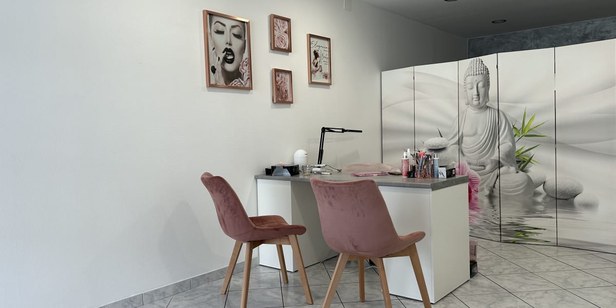 Shiny Beauté - Onglerie Forbach - Photo de couverture - OneBooking
