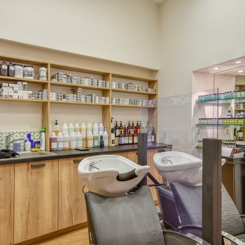 Numero 9 - Coiffure Toulouse - Numero 9 - Photo Galerie - OneBooking