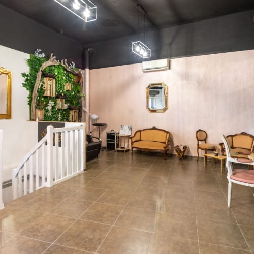 Versailles - Coiffure Villeneuve-Loubet - Versailles - Photo Galerie - OneBooking