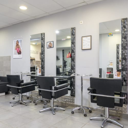 MC Coiffure - Coiffure Saint-Maximin-la-Sainte-Baume - MC Coiffure - Photo Galerie - OneBooking