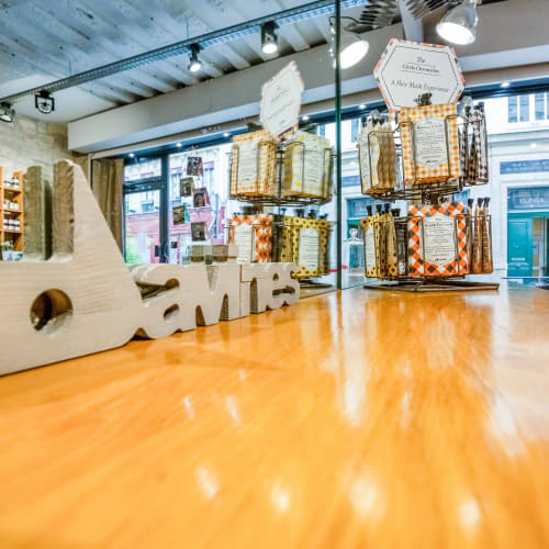 Salon sur Cour - Coiffure Paris - Salon sur Cour - Photo Galerie - OneBooking