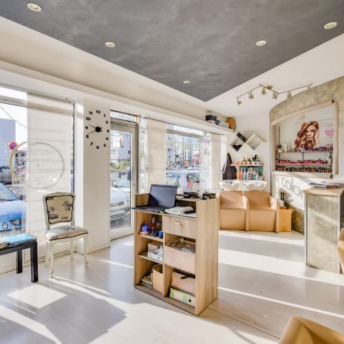 N'R Coiffure Unis dans l'élégance - Coiffure Toulouse - N'R Coiffure Unis dans l'élégance - Photo Galerie - OneBooking