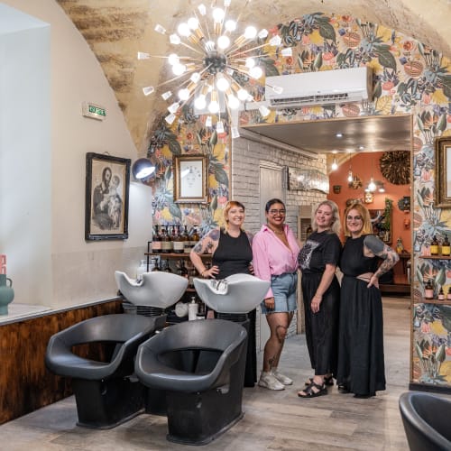 Cut My Bangs - Coiffure Montpellier - Cut My Bangs - Photo Galerie - OneBooking
