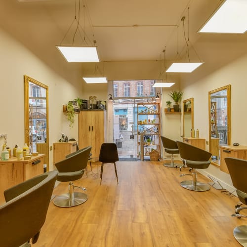 Numero 9 - Coiffure Toulouse - Numero 9 - Photo Galerie - OneBooking
