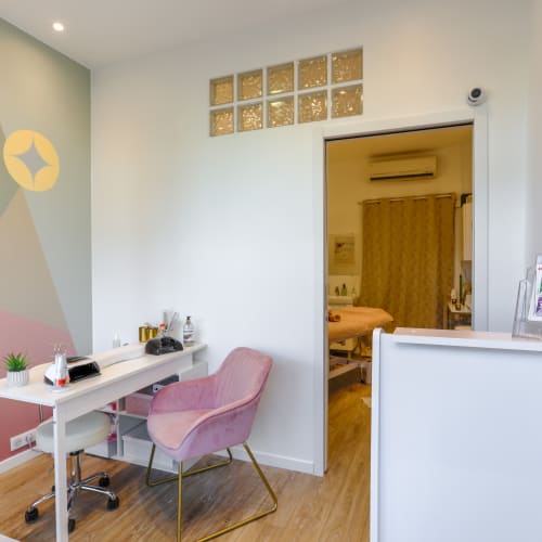 Les soins d'Angèle - Sourcils & cils Nice - Les soins d'Angèle - Photo Galerie - OneBooking