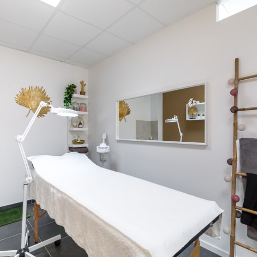 Institut Naguia - Just Beauty - Coiffure Saint-Paul-Trois-Châteaux - Institut Naguia - Just Beauty - Photo Galerie - OneBooking