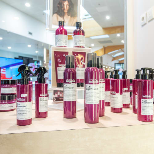 New Hair Coiffure - Centre Leclerc - Coiffure Le Luc - New Hair Coiffure - Centre Leclerc - Photo Galerie - OneBooking