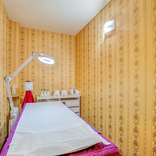 LA REINE MASSAGE EPILATION MANUCURE - Onglerie Paris - LA REINE MASSAGE EPILATION MANUCURE - Photo Galerie - OneBooking