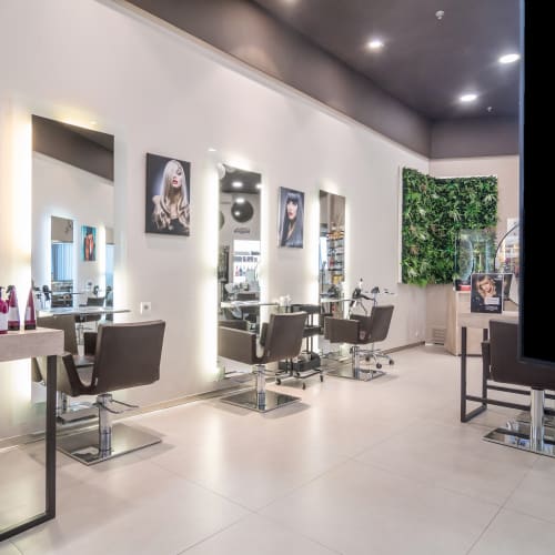 New Hair Coiffure - Centre Leclerc - Coiffure Le Luc - New Hair Coiffure - Centre Leclerc - Photo Galerie - OneBooking