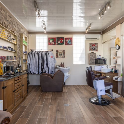 LA CAVERNE DU BARBIER - Coiffure Toulouse - LA CAVERNE DU BARBIER - Photo Galerie - OneBooking