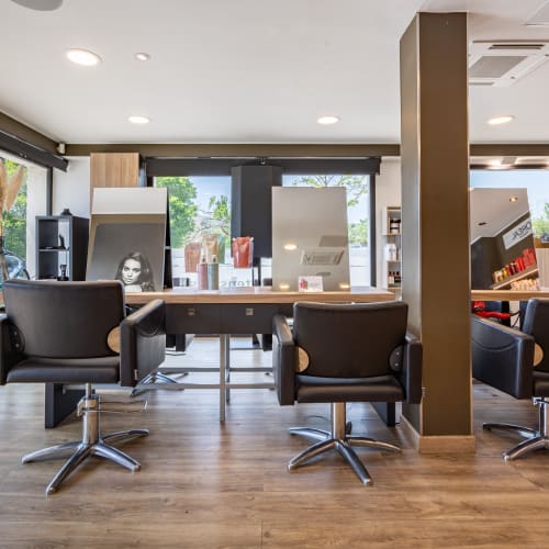 Salon Karine Mazzelli - Coiffure La Ciotat - Salon Karine Mazzelli - Photo Galerie - OneBooking