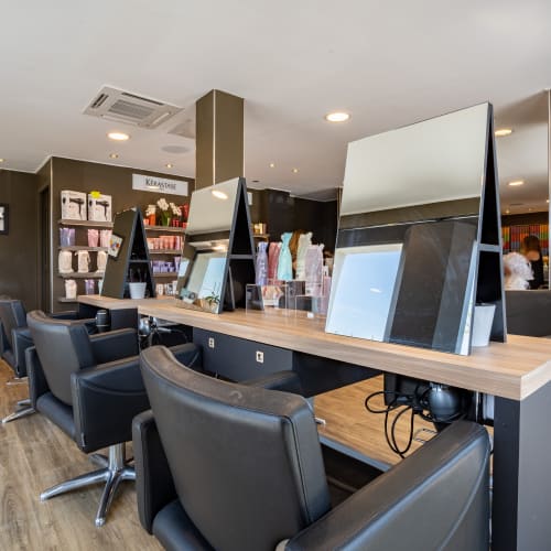 Salon Karine Mazzelli - Coiffure La Ciotat - Salon Karine Mazzelli - Photo Galerie - OneBooking