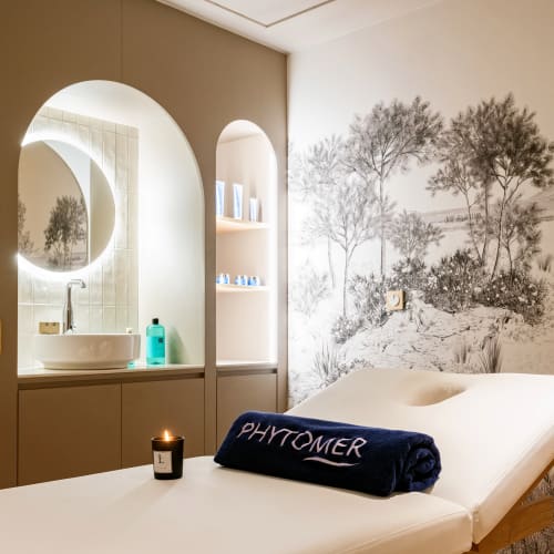 SPA Hôtel Le Champlain - Sourcils & cils La Rochelle - SPA Hôtel Le Champlain - Photo Galerie - OneBooking
