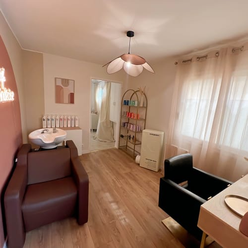 Indécise. - Coiffure Le Bouscat - Indécise. - Photo Galerie - OneBooking
