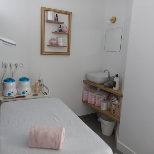 Centre de Beauté Béatrice Prieur - Sourcils & cils Mérignac - Centre de Beauté Béatrice Prieur - Photo Galerie - OneBooking