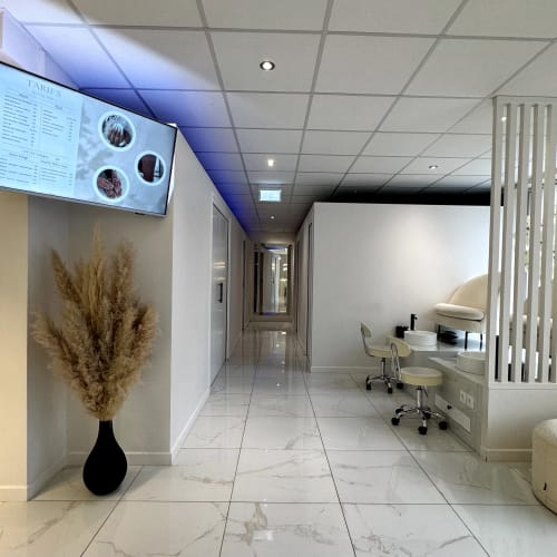 SASSOU SUN BEAUTY - Onglerie Rouen - SASSOU SUN BEAUTY - Photo Galerie - OneBooking