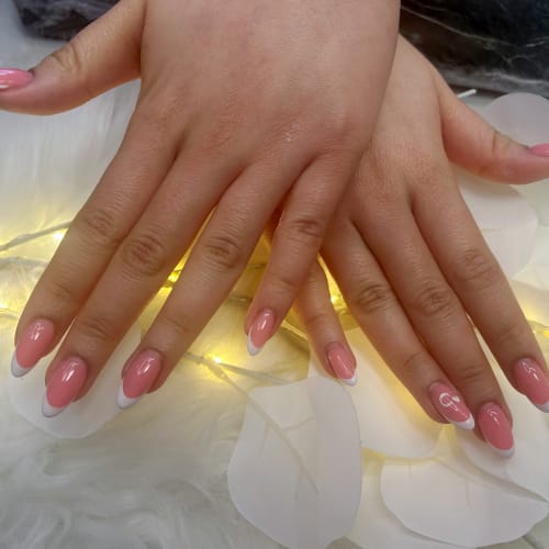 Glow up Nails & Beauty - Institut de beauté Melun - Glow up Nails & Beauty - Photo Galerie - OneBooking