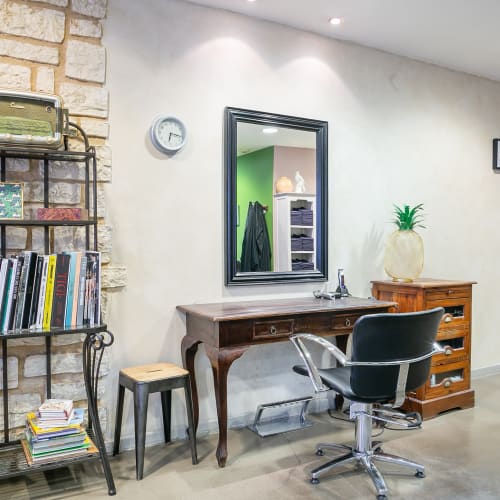 Le Petit Salon de Jimmy - Coiffure Valence - Le Petit Salon de Jimmy - Photo Galerie - OneBooking