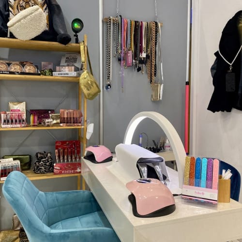 UV Center - L’Atelier Beauté - Sourcils & cils Nice - UV Center - L’Atelier Beauté - Photo Galerie - OneBooking