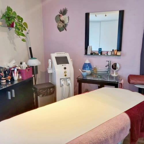 Institut Bain de Soi - Onglerie Pau - Institut Bain de Soi - Photo Galerie - OneBooking