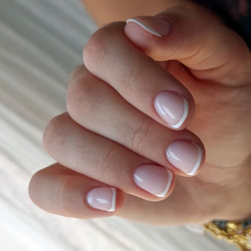 Ema Nails Studio - Manucure Russe - Onglerie Grenoble - Ema Nails Studio - Manucure Russe - Photo Galerie - OneBooking
