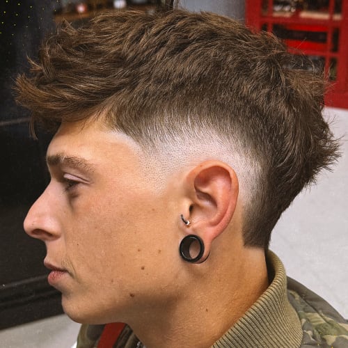 SAINTS STUDIO - Coiffeur, Barbier & Bien-être - Sourcils & cils La Seyne-sur-Mer - SAINTS STUDIO - Coiffeur, Barbier & Bien-être - Photo Galerie - OneBooking