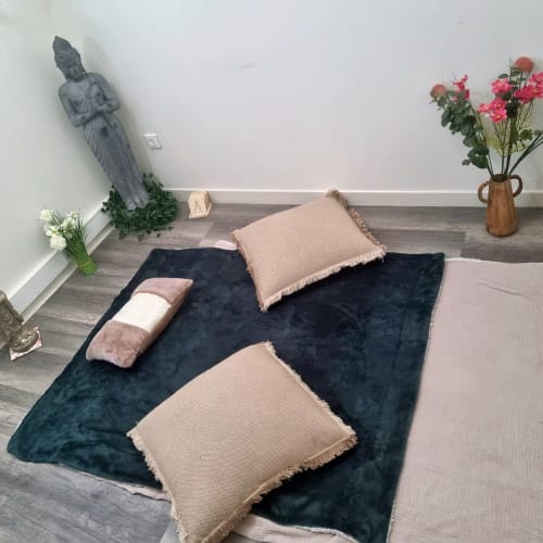 L'élégance des Sens (Reiki, Massages, Drainage lymphatique, Kobido, Naturopathie) - Institut de beauté Saint-Etienne - L'élégance des Sens (Reiki, Massages, Drainage lymphatique, Kobido, Naturopathie) - Photo Galerie - OneBooking