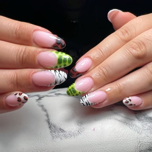 Nails By Nel - Institut de beauté Saint-Étienne - Nails By Nel - Photo Galerie - OneBooking
