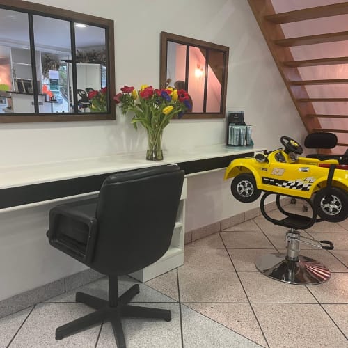 Dourjacq coiffure esthetique - Onglerie Brest - Dourjacq coiffure esthetique - Photo Galerie - OneBooking