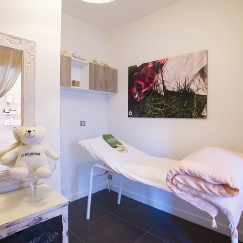 Les Alcoves de Valerie Guedj - Onglerie Lyon - Les Alcoves de Valerie Guedj - Photo Galerie - OneBooking