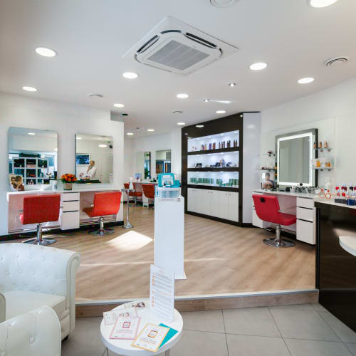 Camille Albane - Troyes - Sourcils & cils Troyes - Camille Albane - Troyes - Photo Galerie - OneBooking
