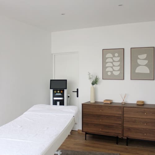 LKN Centre Esthétique - Sourcils & cils Pessac - LKN Centre Esthétique - Photo Galerie - OneBooking